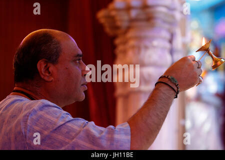 Jalaram Prathna tempio indù, a Leicester. Puja Diwali. Regno Unito. Foto Stock