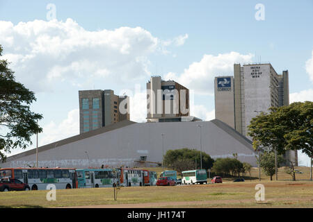 Teatro Nazionale Cláudio Santoro, Edifícios CNC, CNI, SESI, SENAI, IEL, INCRA, AGU, SFA-DF, MDA, Distrito Federal, Brasilia, Brasile Foto Stock