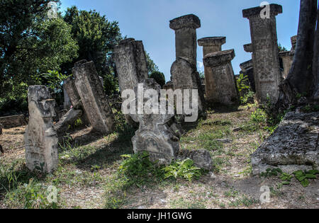 Oriente Serbia - lapidi presso l'antico cimitero di Bogomil Foto Stock