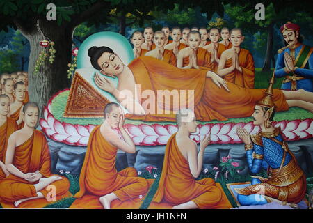 Raffigurazione della morte del Buddha e entrata nel nirvana. Cambogia. Foto Stock