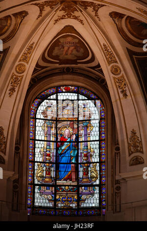 Il vetro macchiato in San Rocco chiesa, Parigi. La Francia. Foto Stock