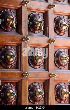 Tempio Hindu Sri Mariamman. La porta principale. Singapore. Foto Stock