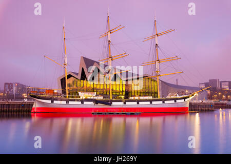 La nave Glenlee e Riverside Museum di Glasgow, Scozia, Regno Unito, Europa Foto Stock