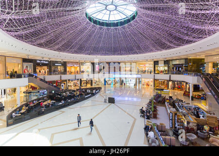 Vista interna del Centro Commerciale Marina, Dubai, Emirati Arabi Uniti, Medio Oriente Foto Stock