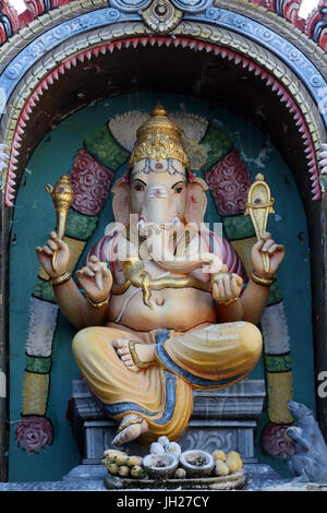 Tempio Hindu Sri Mariamman. Ganesha noto anche come Ganapati e Vinayaka, è uno dei più adorato divinità del pantheon Hindu. Singapore. Foto Stock