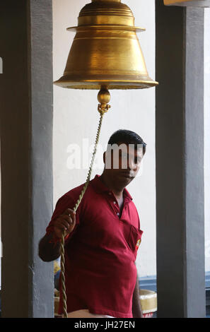 Tempio Hindu Sri Mariamman. Bell. Tempio Hindu Sri Mariamman. Singapore. Foto Stock