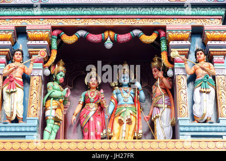 Sri Vadapathira Kaliamman tempio indù. Divinità indù. Singapore. Foto Stock