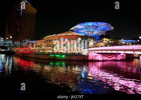 Il Clarke Quay e il Fiume Singapore di notte. Singapore. Foto Stock