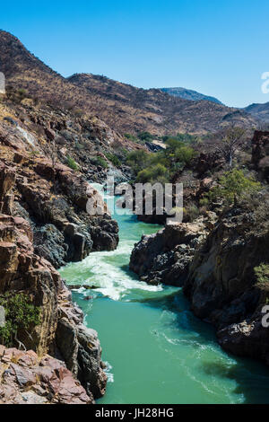 Epupa Falls sul fiume Kunene sul confine tra Angola e Namibia Namibia, Africa Foto Stock