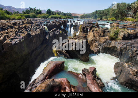 Epupa Falls sul fiume Kunene sul confine tra Angola e Namibia Namibia, Africa Foto Stock