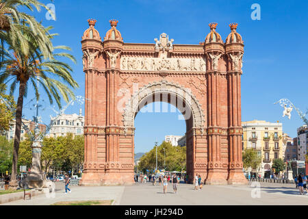 Il rosso mattone Arc de Triomf (Arc de Triomphe) (Arco di Trionfo), barcellona catalogna (Catalunya), Spagna, Europa Foto Stock