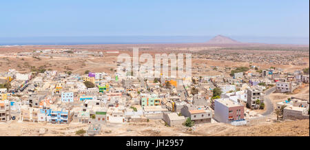 Antenna vista panoramica di Espargos, capitale dell'isola di Sal, Capo Verde, Oceano Atlantico, Africa Foto Stock