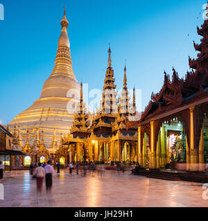 Shwedagon pagoda Yangon (Rangoon), Myanmar (Birmania), Asia Foto Stock