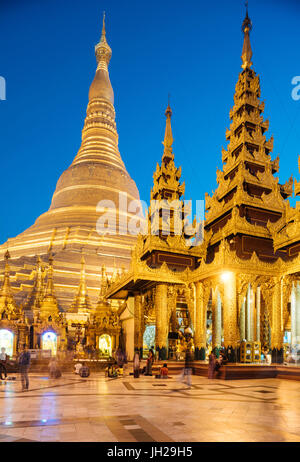 Shwedagon pagoda Yangon (Rangoon), Myanmar (Birmania), Asia Foto Stock