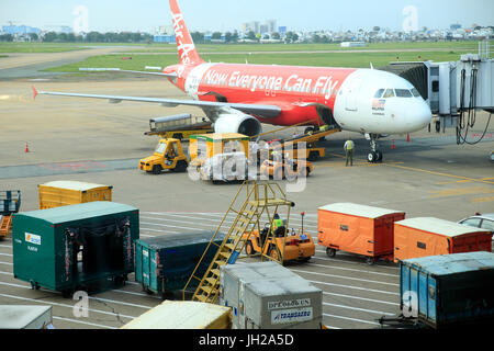 Dall'Aeroporto Internazionale di Tan Son Nhat. Ho Chi Minh City. Il Vietnam. Foto Stock