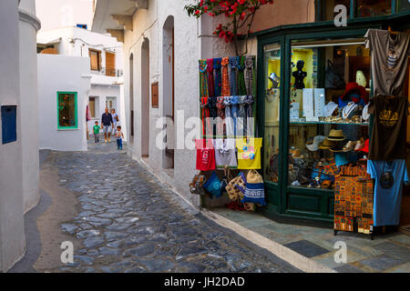 Strada principale nel villaggio di Chora di Skyros Island, Grecia. Foto Stock