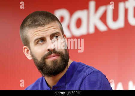 Tokyo, Giappone. 13 Luglio, 2017. FC Barcelona player Gerard Pique partecipa ad un evento stampa a Rakuten Crimson House sede a Setagaya il 13 luglio 2017, Tokyo, Giappone. Le stelle di Barcellona ha visitato la sede di Tokyo di Rakuten, FC Barcellona il nuovo main partner globale. Credito: Aflo Co. Ltd./Alamy Live News Foto Stock