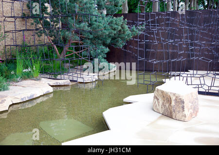 La massa di rottura, Medaglia d'oro spettacolo vincente giardino da Wellington College, progettato da Andrew Wilson e Gavin McWilliam per RHS Chelsea Flower Show 2017 Foto Stock