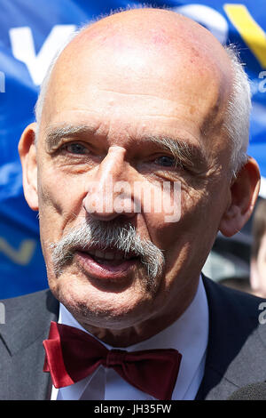 Janusz Korwin-Mikke nel 2015, uomo politico polacco, membro del Parlamento europeo dal 2014. Foto Stock