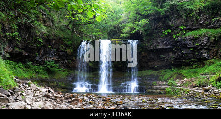 Sgwd yr Eira cascata vicino Penderyn, Brecon Beacons, Walesw Foto Stock