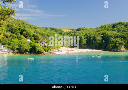 Vista da Salcombe oltre l'estuario di Salcombe verso Oriente Portlemouth e le sue spiagge Foto Stock