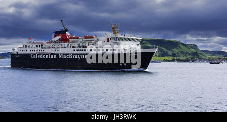 Isle of Mull traghetto da Caledonian MacBrayne lasciando il porto di Oban e vela a Craignure, Argyll and Bute, Scotland, Regno Unito Foto Stock