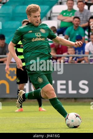 Il Celtic Stuart Armstrong durante la pre-stagione amichevole a Tallaght Stadium, Dublino. Foto Stock