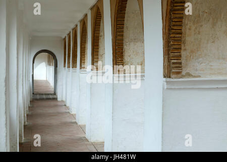 Archi e corridoio, El Generalife (residenza estiva), l'Alhambra di Granada, Spagna Foto Stock