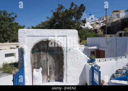 Das dorf pirgos, santorin, kykladen, aegaeis, griechenland, mittelmeer, europa | IL VILLAGGIO PIRGOS, SANTORINI, CICLADI GRECIA, mare mediterraneo, e Foto Stock