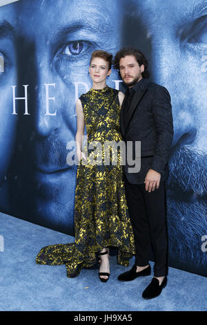 Los Angeles, CA, Stati Uniti d'America. 12 Luglio, 2017. Rose Leslie, Kit Harrington al ''Gioco di troni " Stagione 7 Premiere Screening presso il Walt Disney Concert Hall sulla luglio 12, 2017 a Los Angeles, CA Credito: Kay Blake/ZUMA filo/Alamy Live News Foto Stock