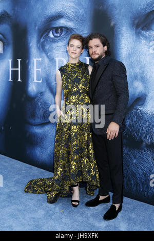 Los Angeles, CA, Stati Uniti d'America. 12 Luglio, 2017. Rose Leslie, Kit Harrington al ''Gioco di troni " Stagione 7 Premiere Screening presso il Walt Disney Concert Hall sulla luglio 12, 2017 a Los Angeles, CA Credito: Kay Blake/ZUMA filo/Alamy Live News Foto Stock