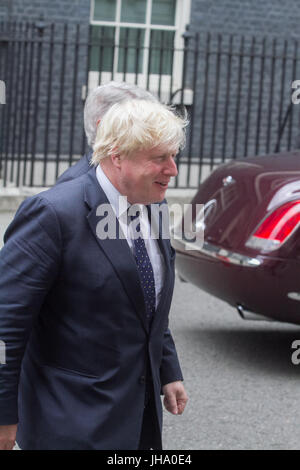 Londra, Regno Unito. 13 Luglio, 2017. Segretario di Stato per gli affari esteri di stato Boris Johnson lascia n. 10 di Downing Street dopo un incontro con il Re di Spagna Felipe VI Credito: amer ghazzal/Alamy Live News Foto Stock