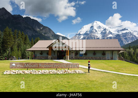 Monte Robson Provincial Park Visitor Center presso l'autostrada 16, British Columbia, Canada Foto Stock