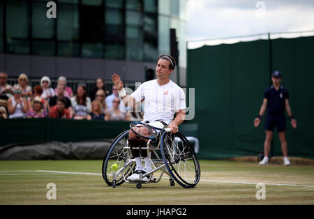 Gordon Reid in azione durante il gentlemen's carrozzella Singles il giorno dieci dei campionati di Wimbledon al All England Lawn Tennis e Croquet Club, Wimbledon. Foto Stock