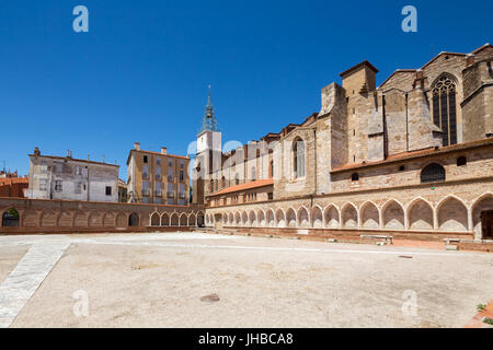 Saint-Jean-Le-Baptiste Cattedrale e il Campo Santo a Perpignan, Francia Foto Stock