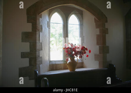 Dettaglio degli interni della chiesa di St Mary il villaggio abbandonato di Tyneham, Isle of Purbeck, Dorset, Inghilterra Foto Stock