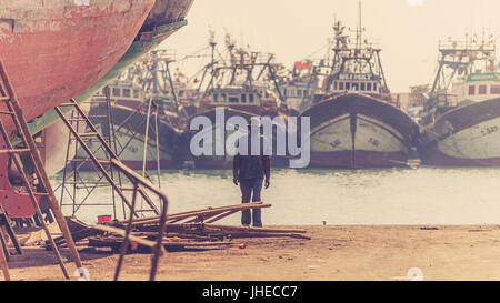 Essaouira, Marocco - Circa nel settembre 2015 - nel porto di Essaouira Foto Stock