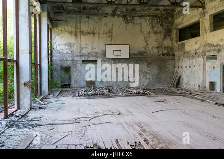 Una palestra abbandonata di Chernobyl dopo la catastrofe nucleare Foto Stock