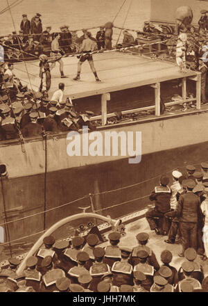 Incontro di boxe su una nave da guerra della grande flotta in WW1 Foto Stock