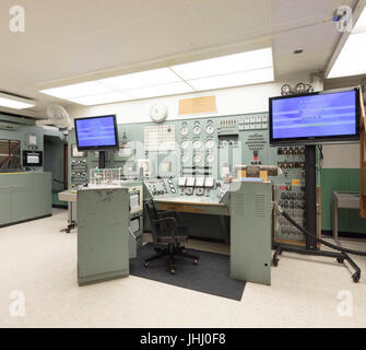 Il controllo principale. pannelli, sala di controllo, il reattore B Hanford, vicino a Richland, Washington Foto Stock