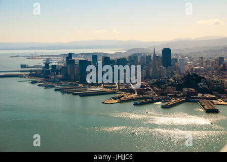 Volando sopra la California in un Cessna motore unico piano. Foto Stock