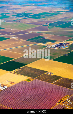 Volando sopra la California in un Cessna motore unico piano. Foto Stock