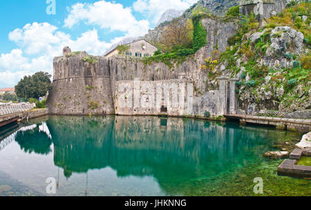 Città vecchia entrata di Kotor, Montenegro Foto Stock