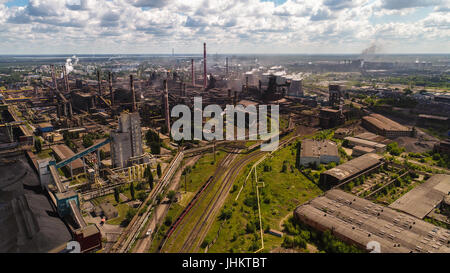 Lipetsk, Russia - 11 luglio. 2017: impianto metallurgico gruppo NLMK. Vista generale da altezza Foto Stock