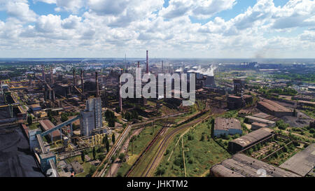 Lipetsk, Russia - 11 luglio. 2017: impianto metallurgico gruppo NLMK. Vista generale da altezza Foto Stock