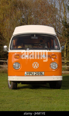 1973 'Moonraker' VW Bay Window camper Foto Stock