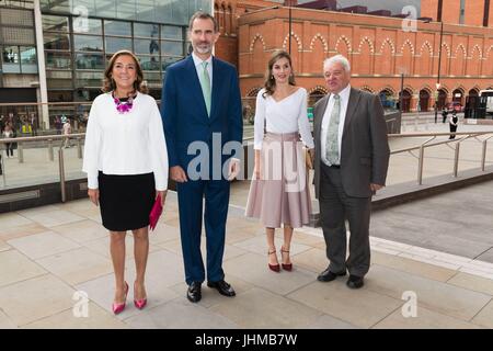 Londra, Regno Unito. 14 Luglio, 2017. Le Loro Maestà, il re Felipe VI di Spagna e Regina Letizia visita il Francis Crick Istituto. Londra, Regno Unito. 14/07/2017 | Utilizzo di credito in tutto il mondo: dpa/Alamy Live News Foto Stock