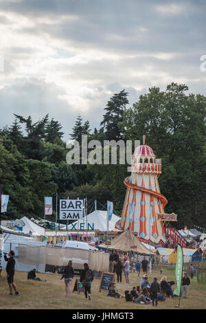 Henham Park. Suffolk, Regno Unito. 14 Luglio, 2017. La Helter Skelter - Il 2017 Latitude Festival, Henham Park. Suffolk 14 luglio 2017 Credit: Guy Bell/Alamy Live News Foto Stock