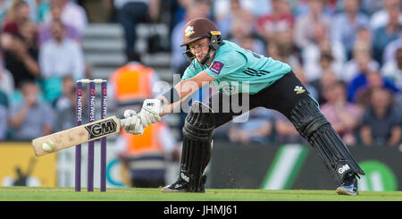 Londra, Regno Unito. 14 Luglio, 2017. Ollie il papa alla battuta per Surrey contro Kent nel NatWest T20 Blast corrispondono alla Kia ovale. David Rowe/Alamy Live News Foto Stock