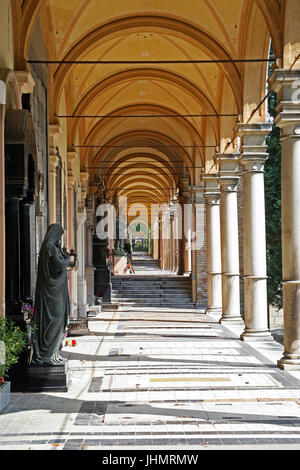 Portici di Zagabria cimitero principale Mirogoj,croazia,l'Europa Foto Stock